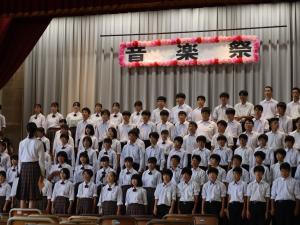 全校合唱